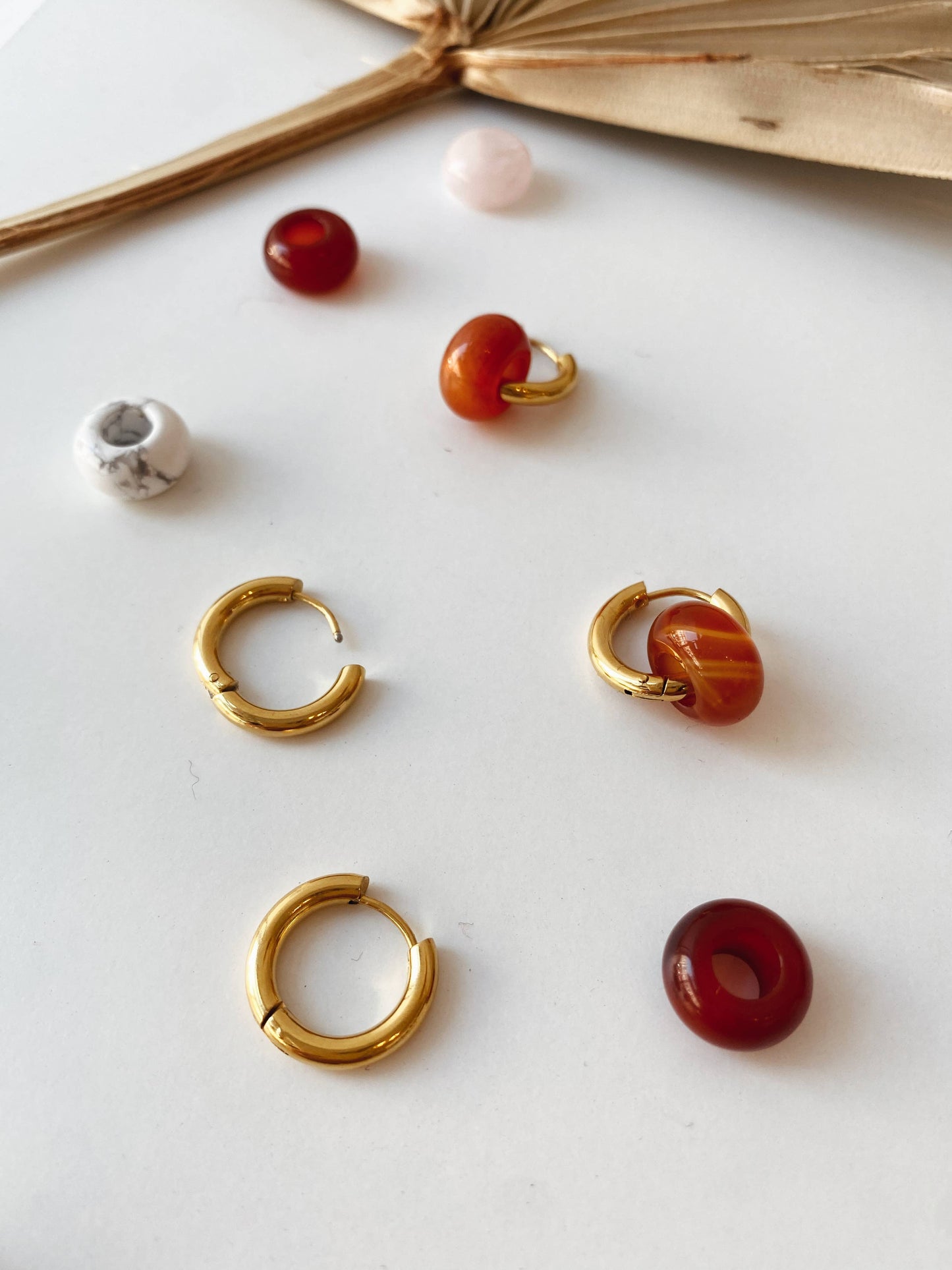 Midi Hoop with Stone - Aimée: Midi / Carnelian (red)