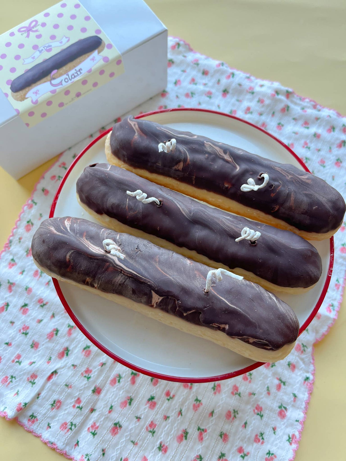 La Vida Eclair Candle: NO SCENT