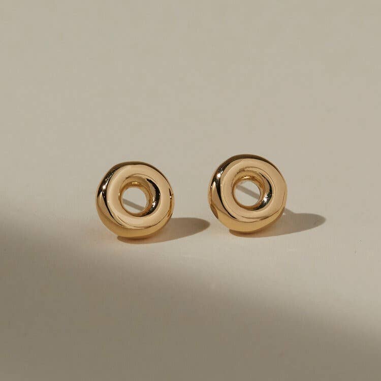 Mia Studs