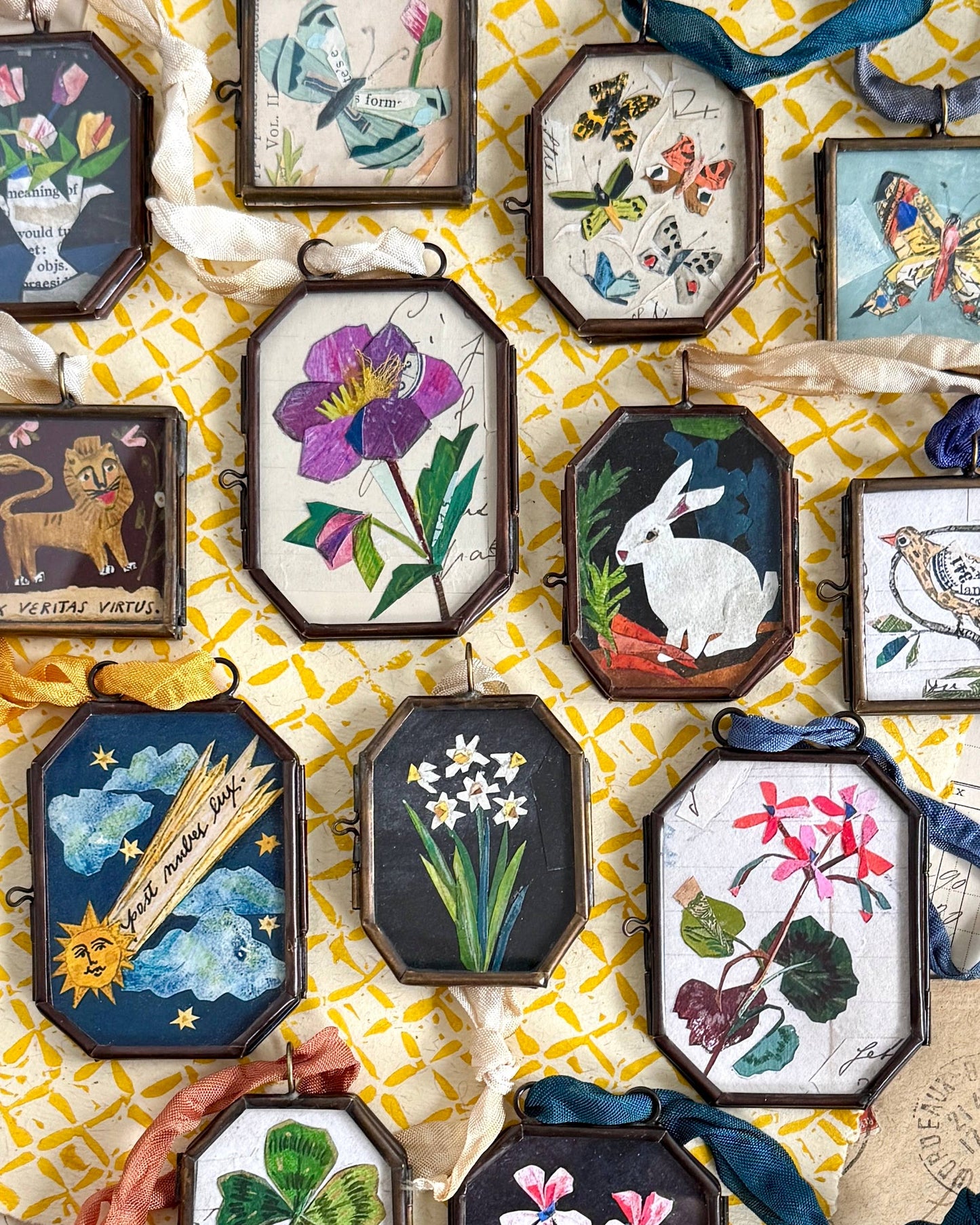 Post Nubes - Handmade Art Locket