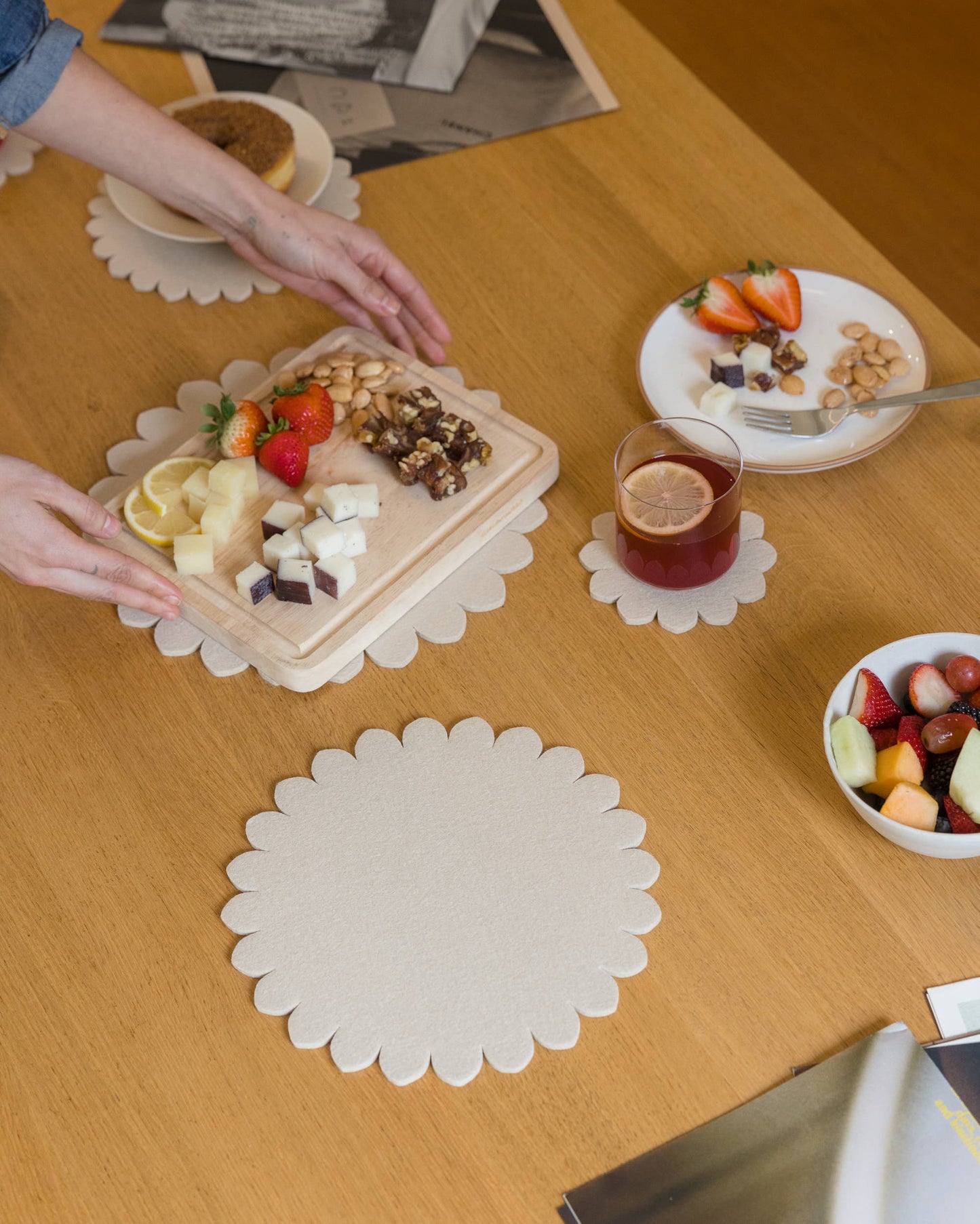 Crest Merino Wool 12" Trivet Feather: Feather