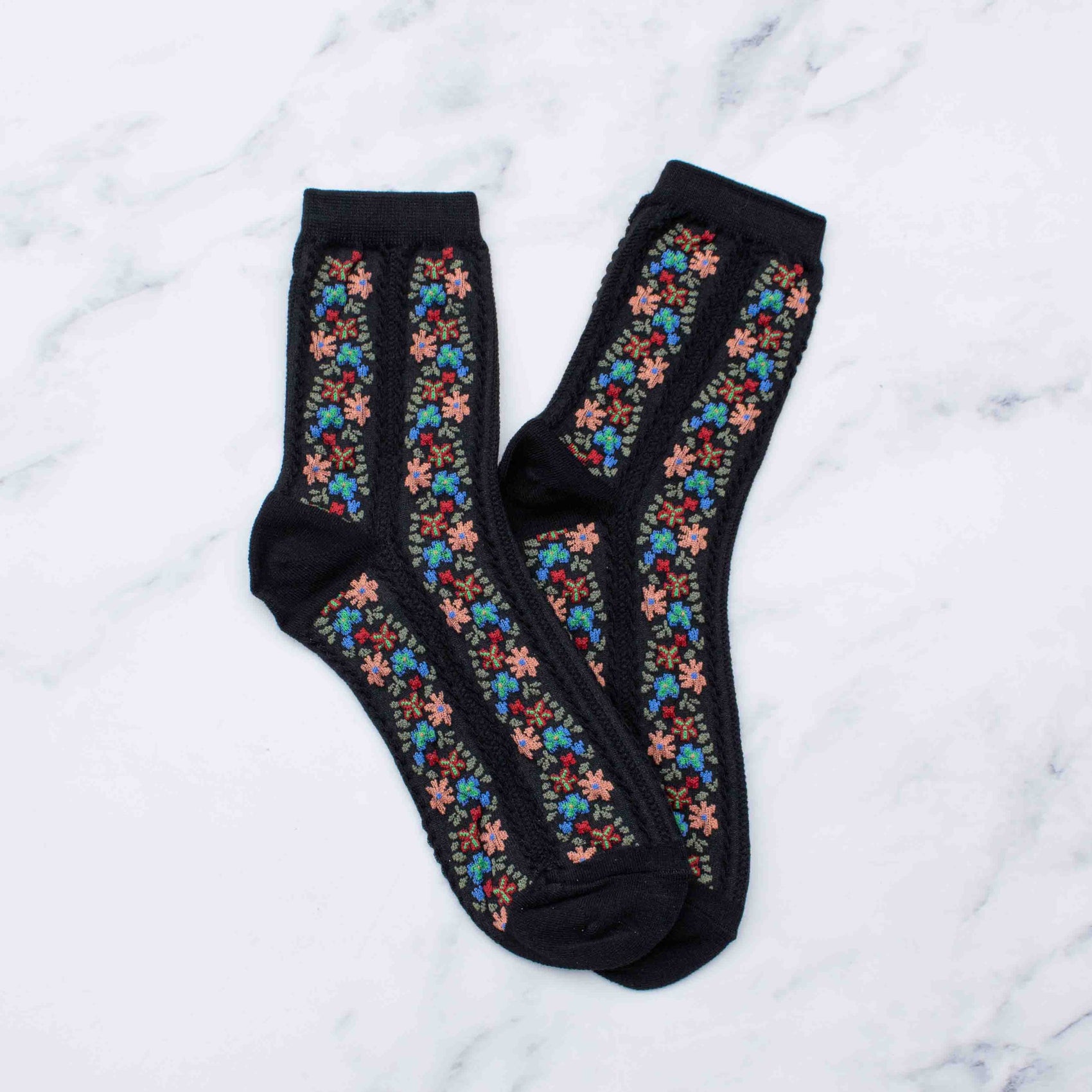 Women's Aahana Floral Casual Socks: Black