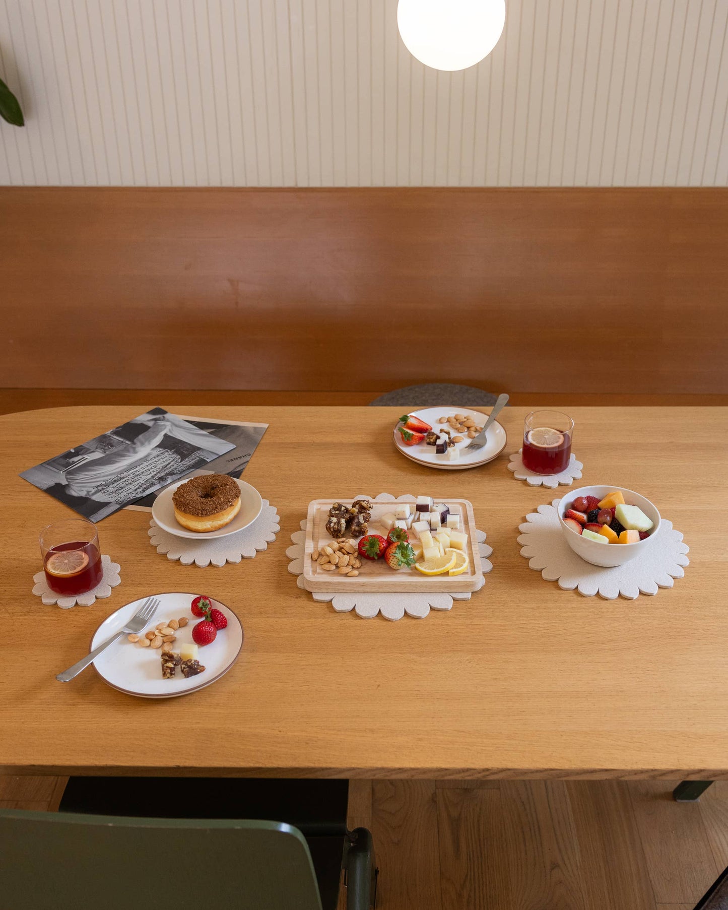 Crest Merino Wool 8" Trivet Feather: Feather