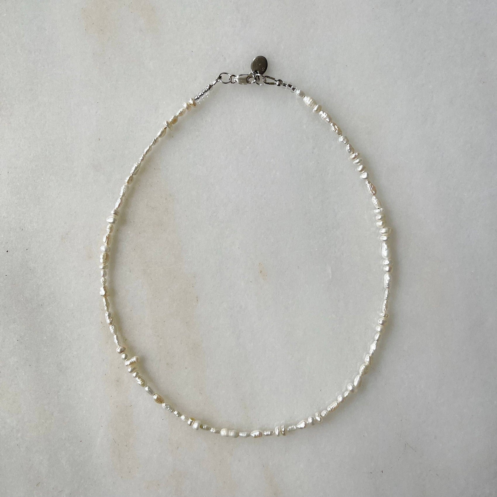 Mini Frosted Pearl Necklace: 18"