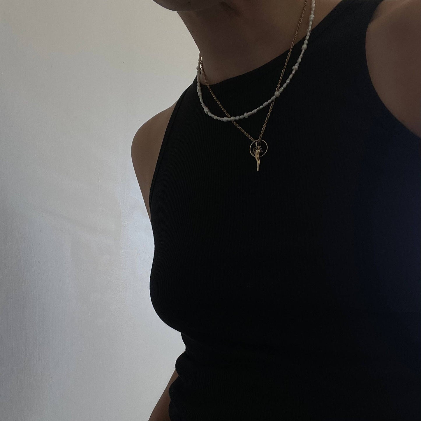 Mini Frosted Pearl Necklace: 18"