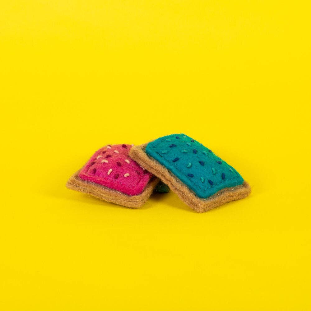 Wool Pop Tart Cat Toy: Strawberry