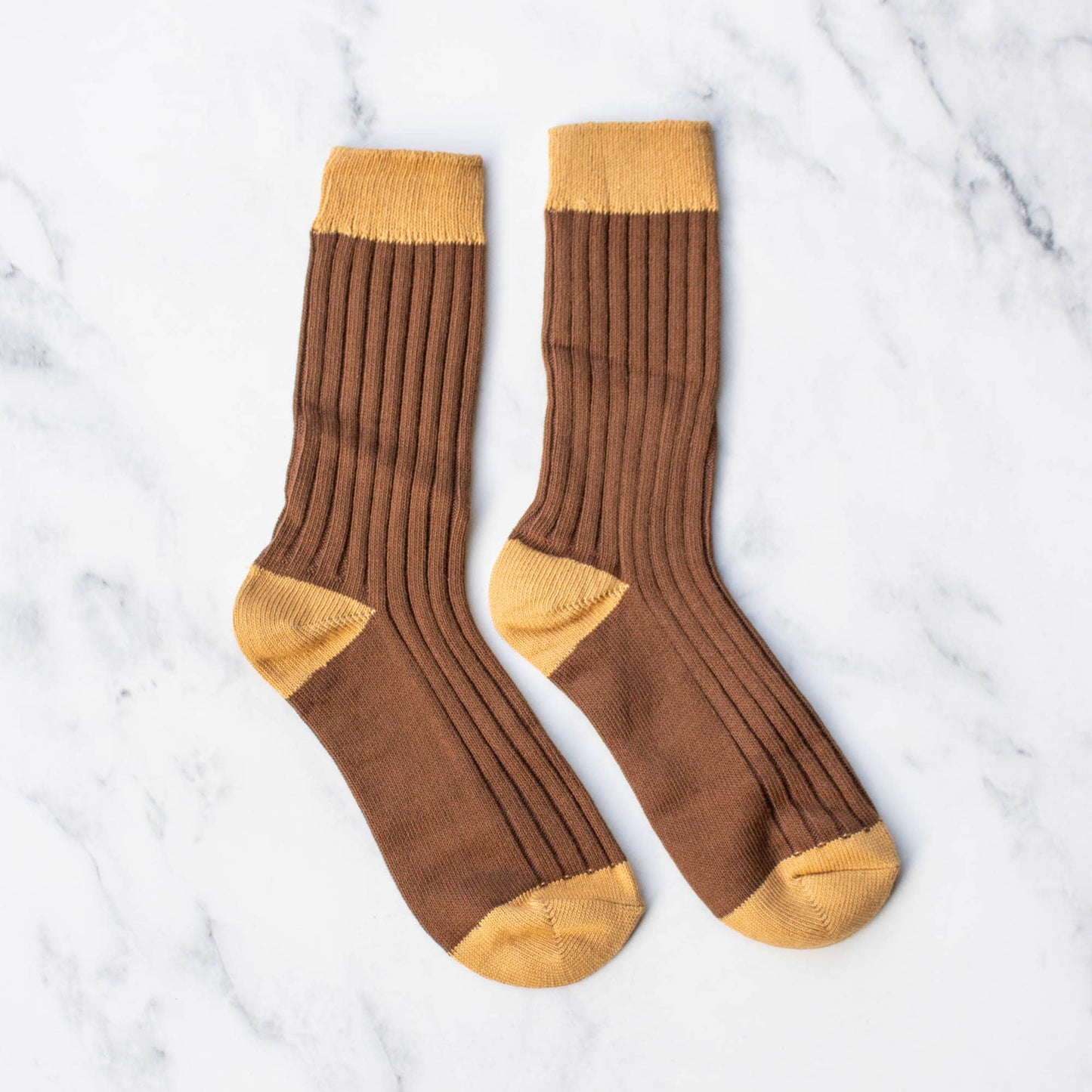 Women's 2 Tone Jacquard Casual Socks: Brown/Camel