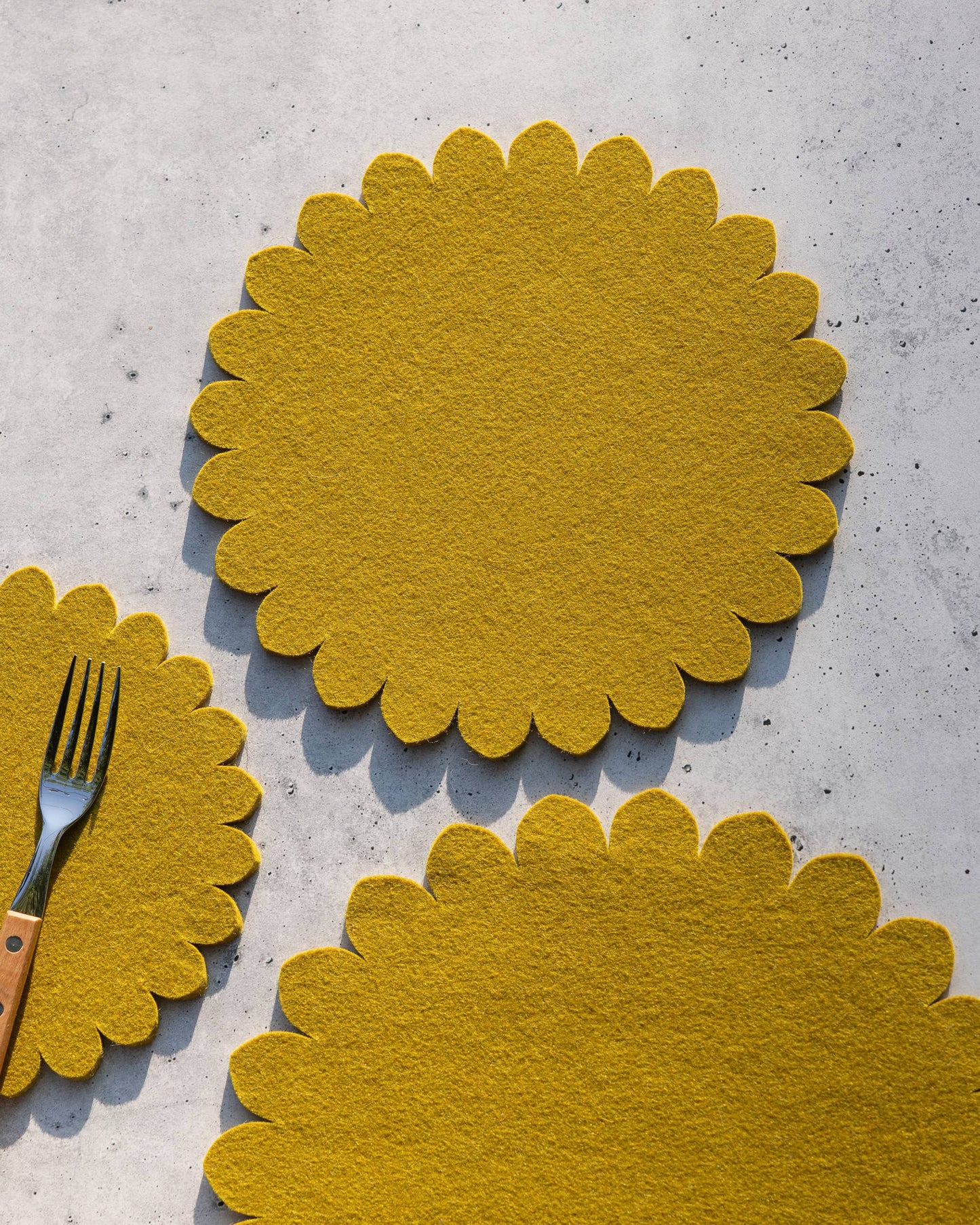 Crest Merino Wool 10" Trivet - Dandelion