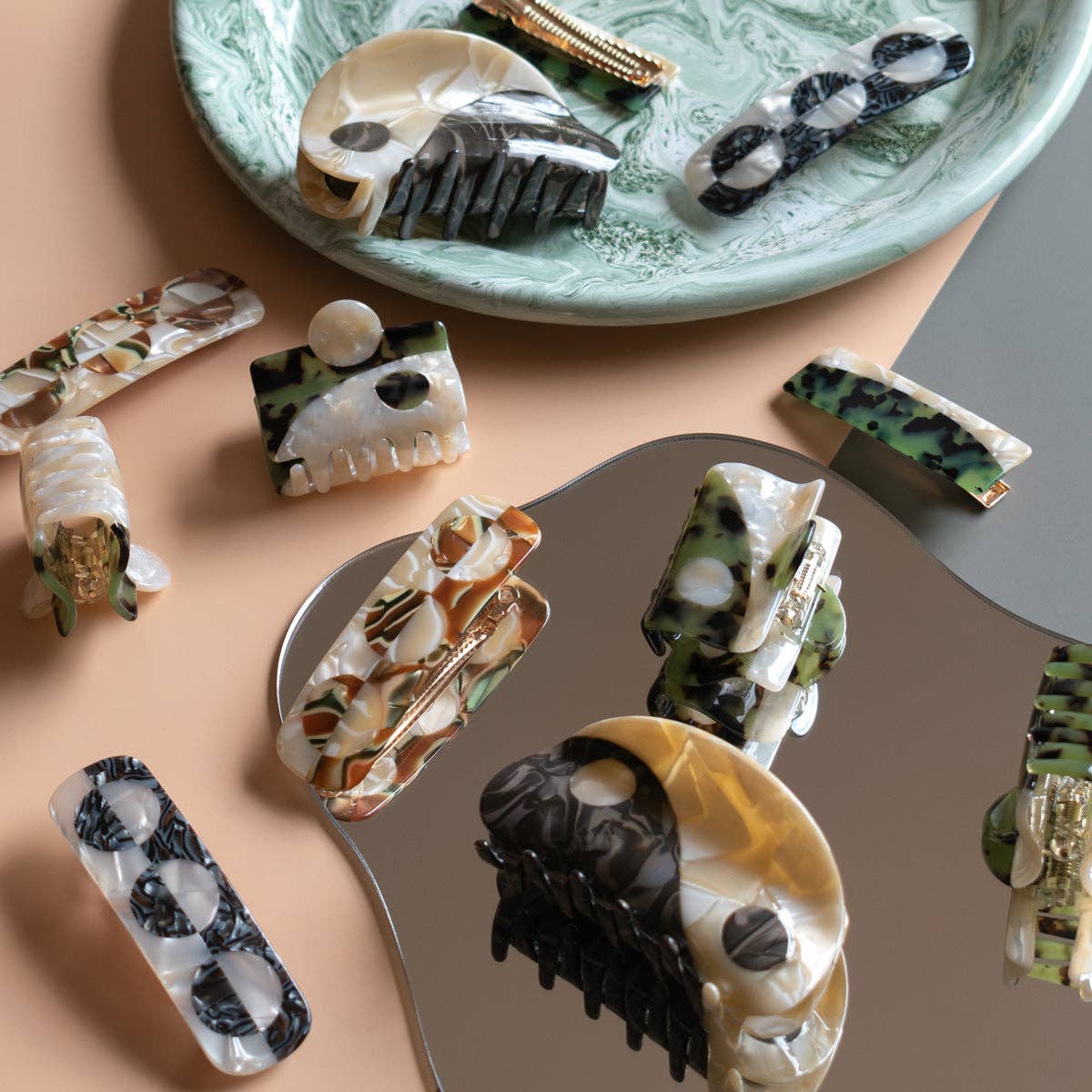 Original Large Neutral Yin-Yang Hair Claw