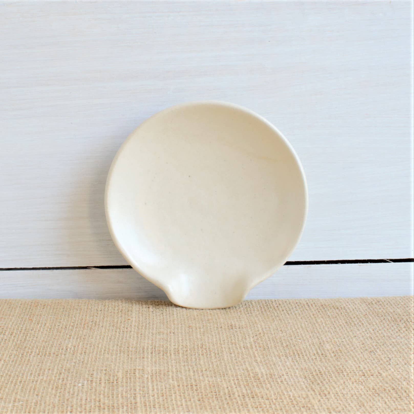 Farmhouse Ridges Spoon Rest - Drift White