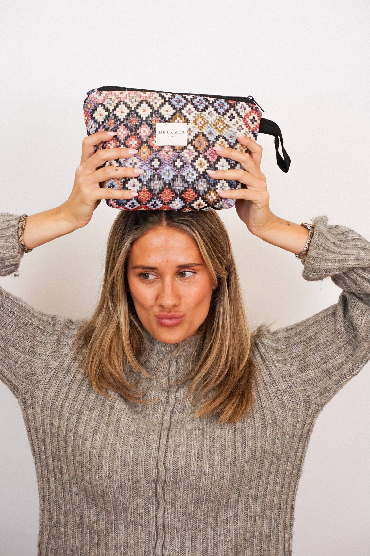 Geometric Jacquard Large Makeup Bag – Multicolor (Ore)