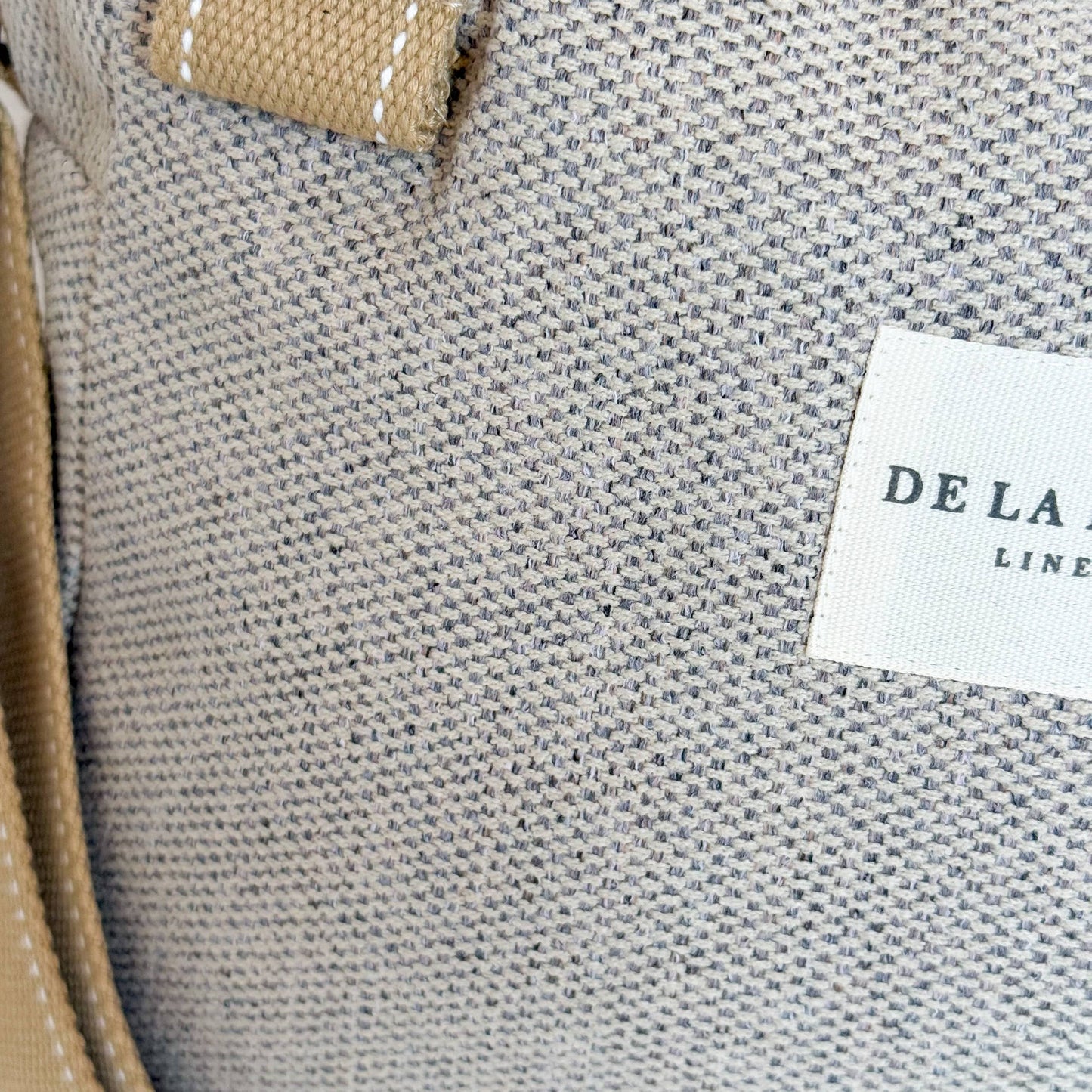 Medium Handbag Sydney