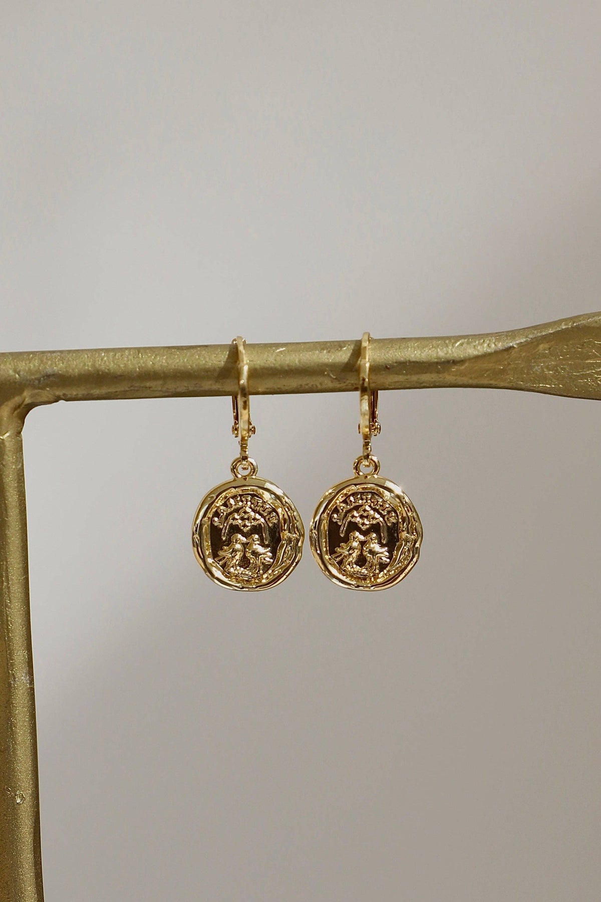 VINTAGE WAX SEAL HUGGIES