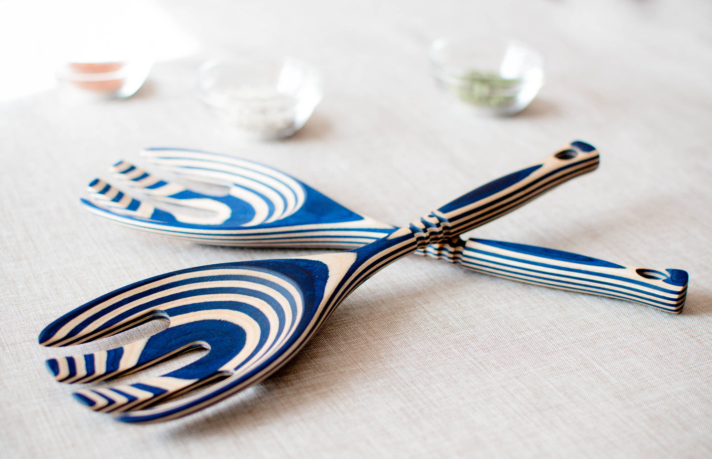 Blue Pakka Salad Claws