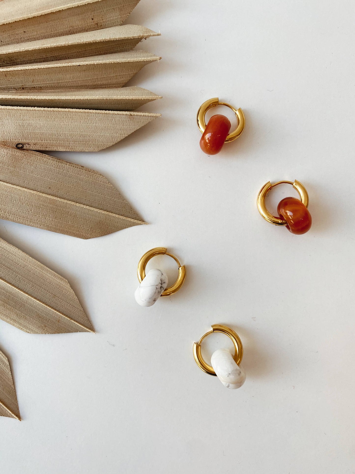 Midi Hoop with Stone - Aimée: Midi / Carnelian (red)