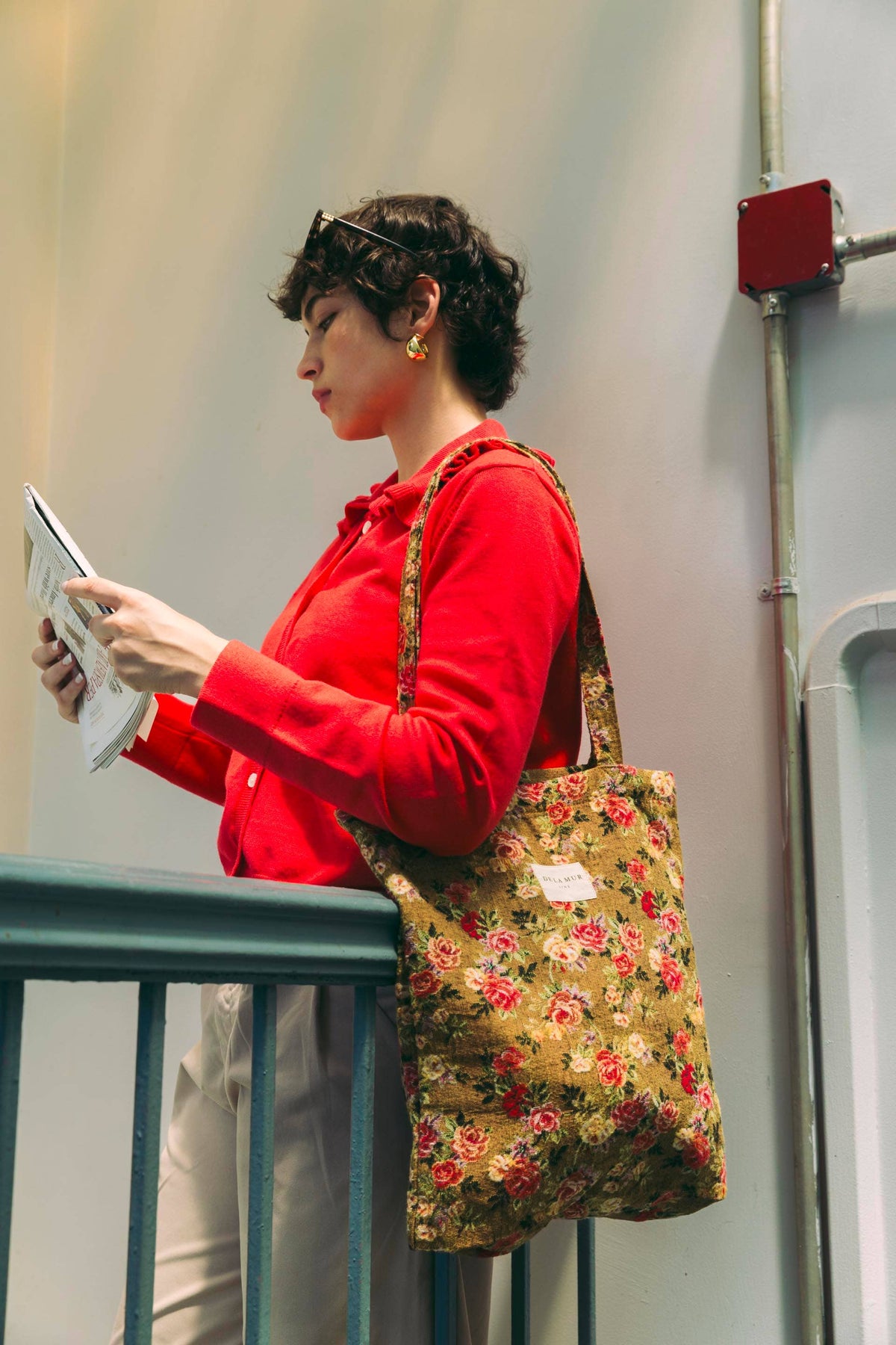 Floral Jacquard Medium Zippered Tote Bag – Mustard & Red (Esme)