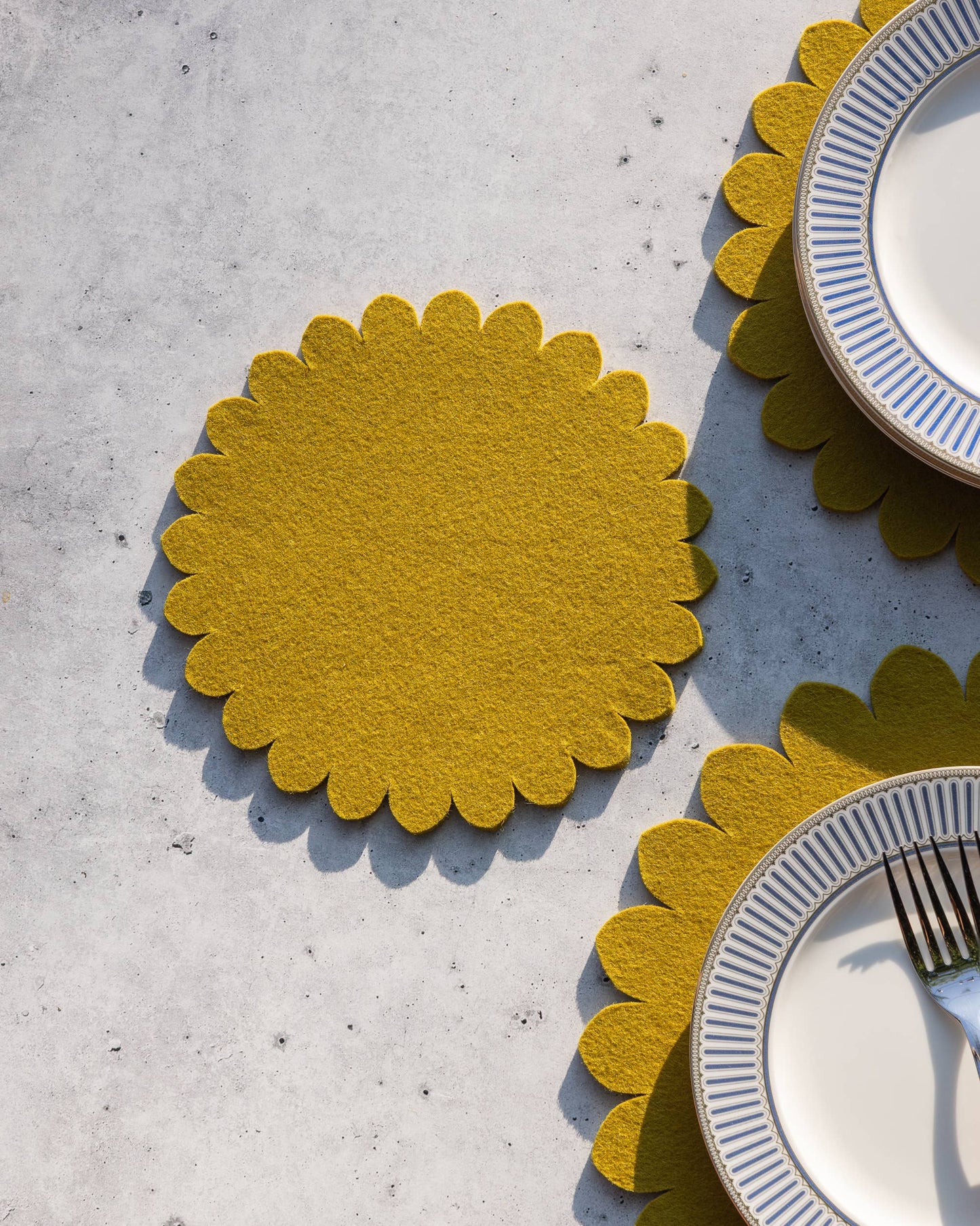 Crest Merino Wool 8" Trivet - Dandelion