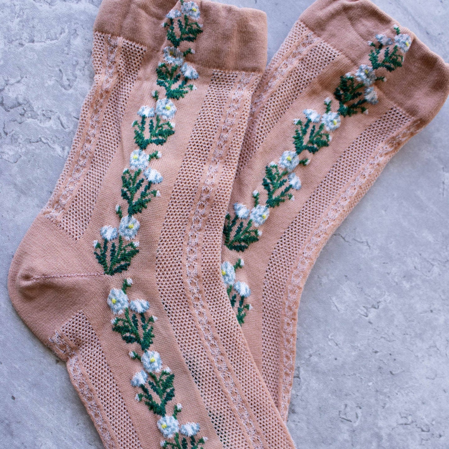Floral Mesh casual socks: White