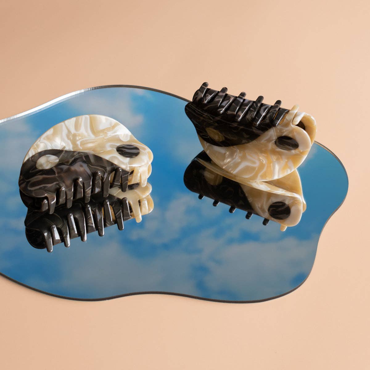 Original Large Neutral Yin-Yang Hair Claw