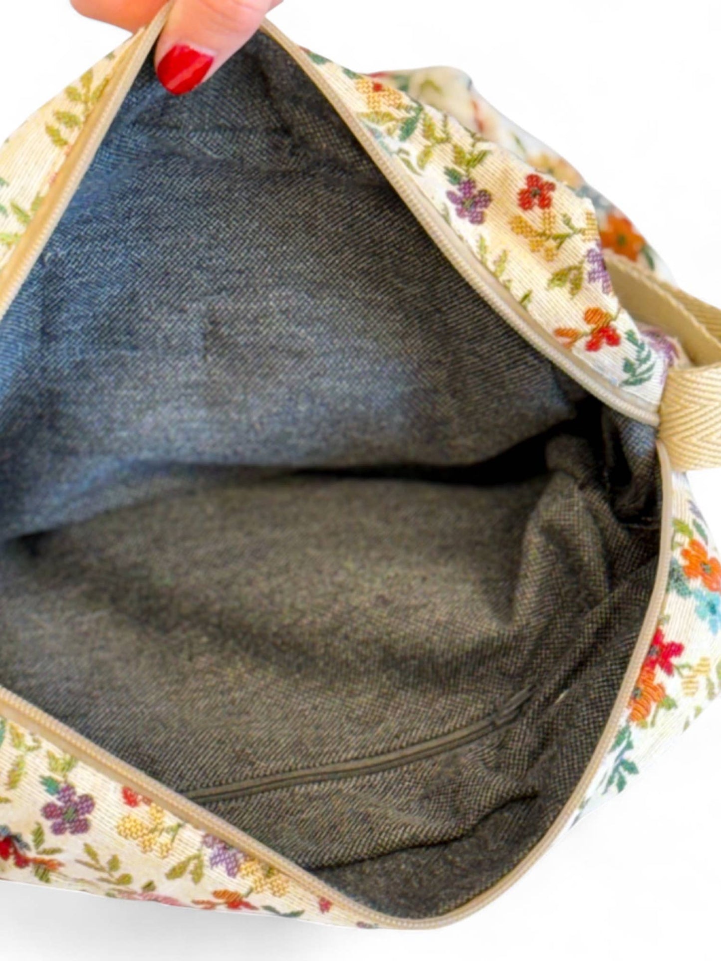 Medium Handbag in Blum