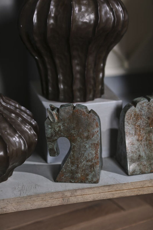 Equina Bookend