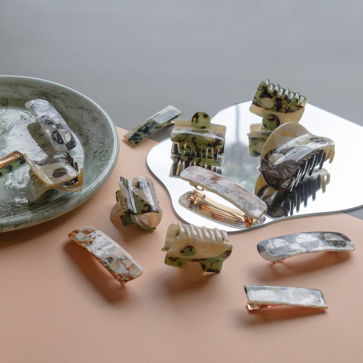 Original Large Neutral Yin-Yang Hair Claw