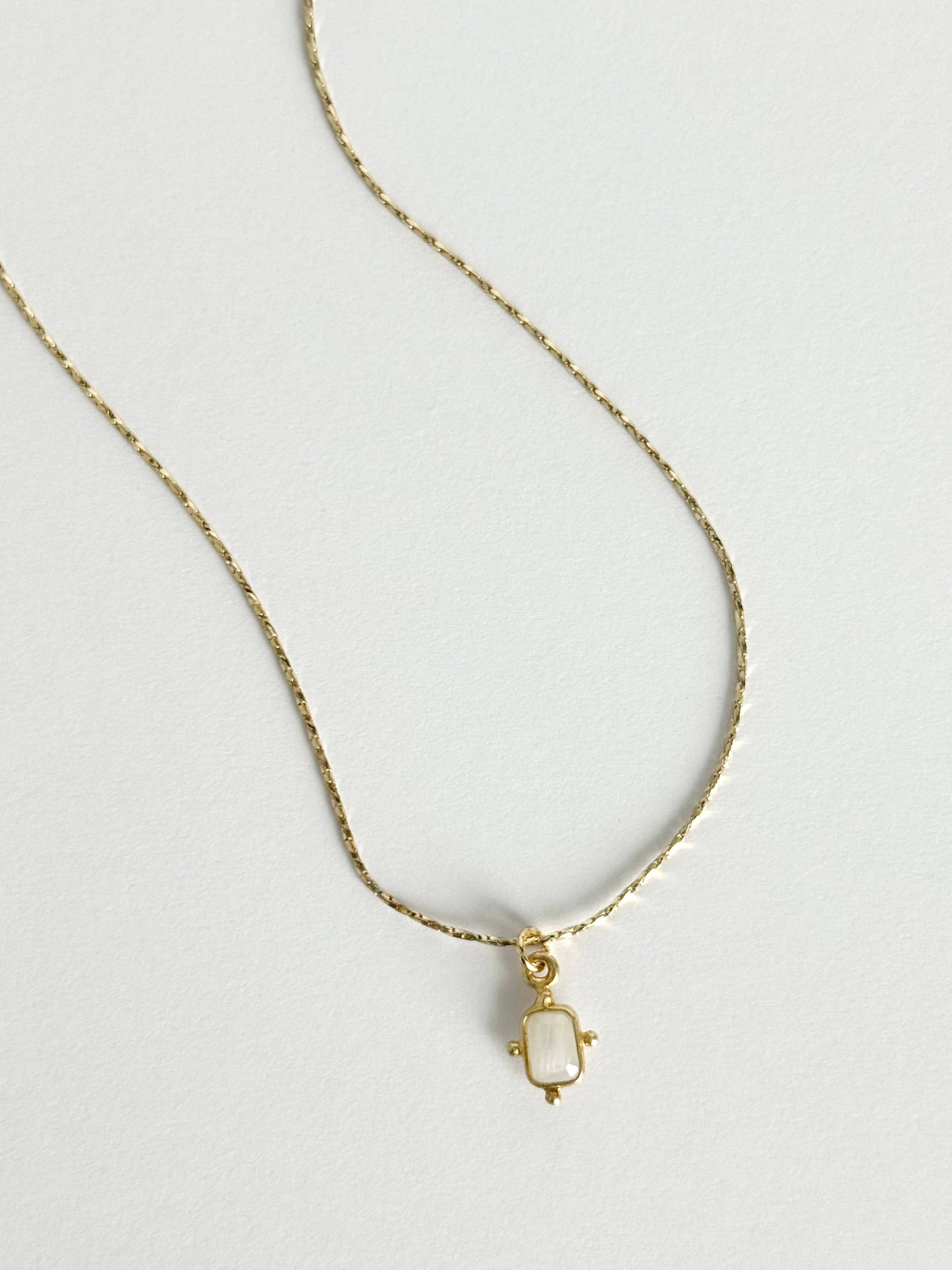 Une Pierre Précieuse Necklace 