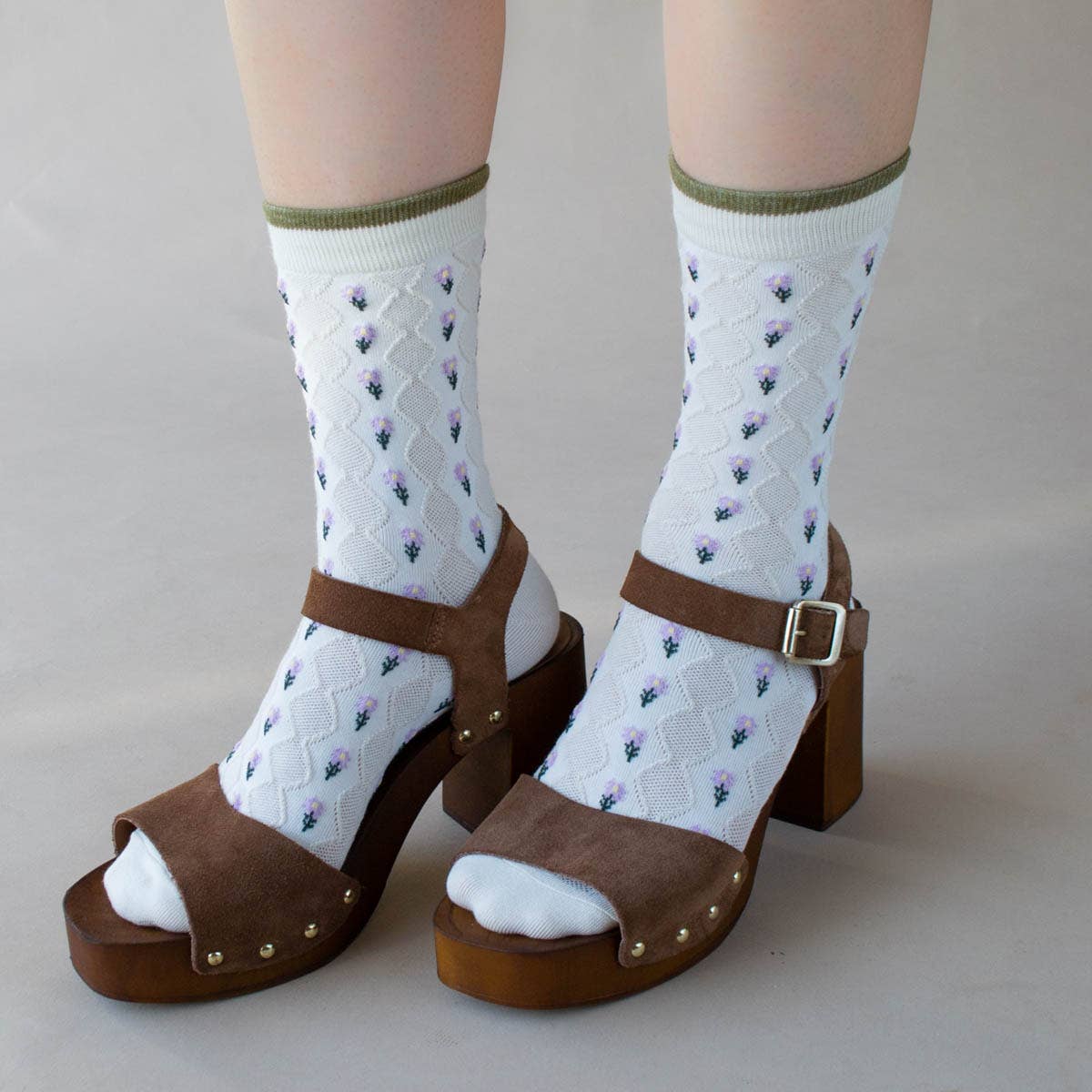 Little Daisy Diamond Shape Socks: Warm Sage