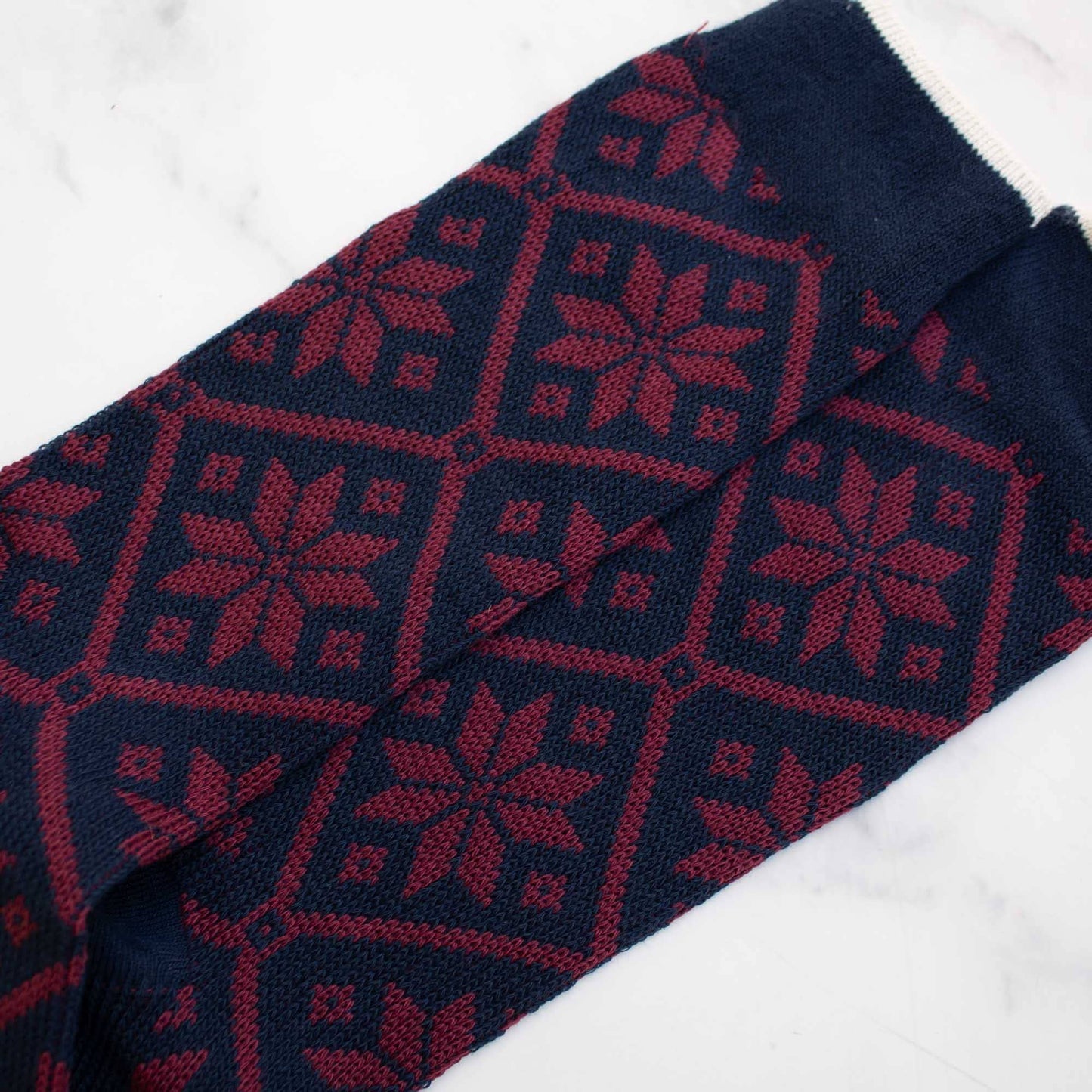 Men's Jacquard Winter Snowflakes Socks: Navy