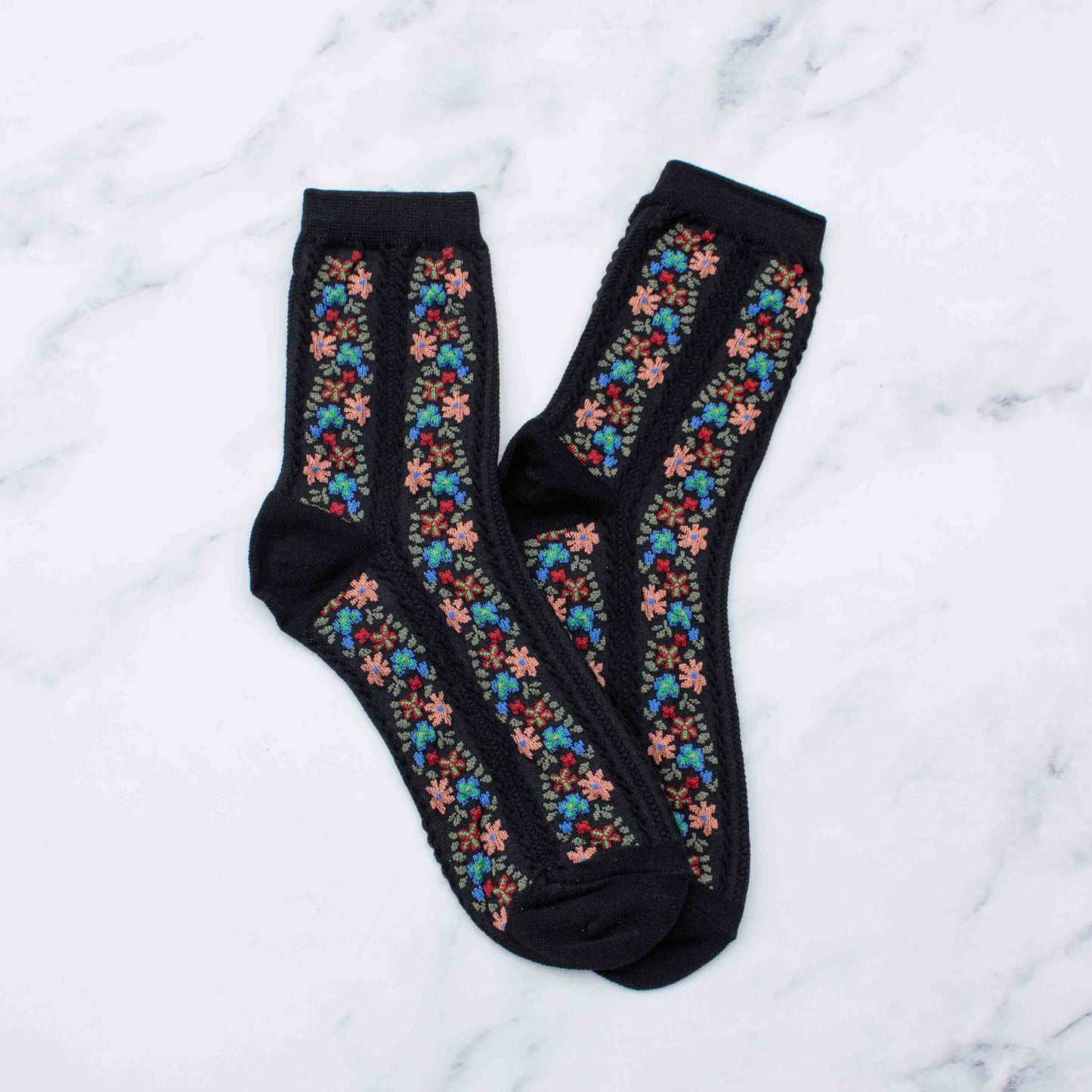 Women's Aahana Floral Casual Socks: Black