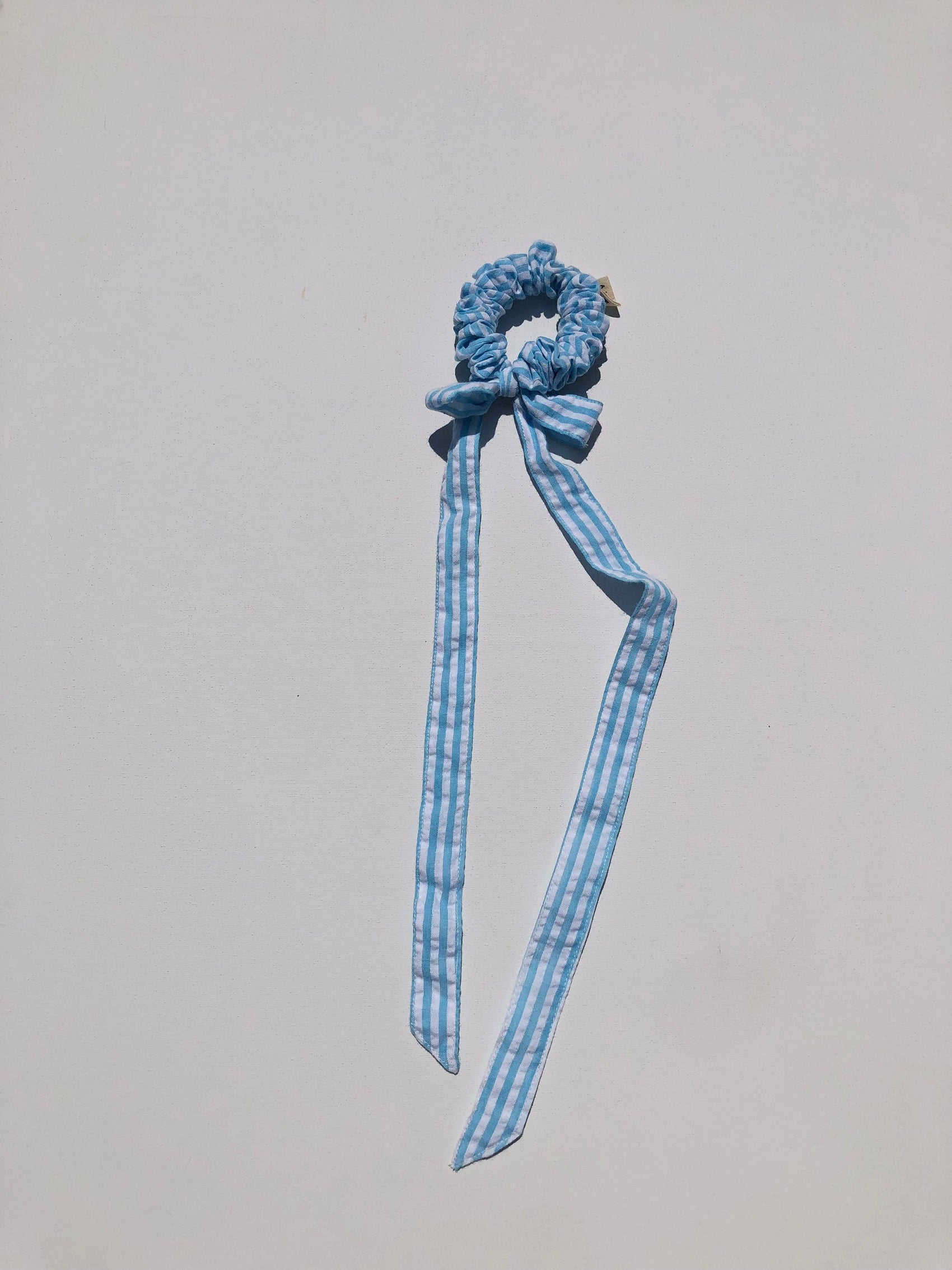 STRIPE BOW SCRUNCHIES: Sky