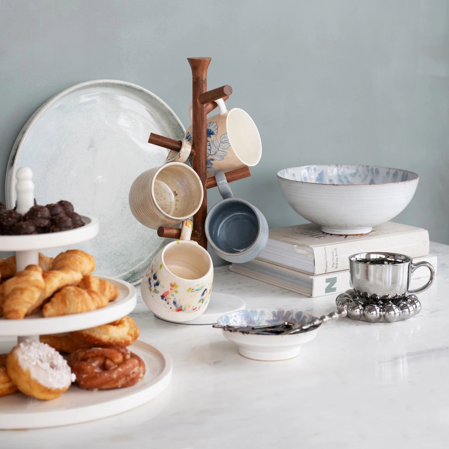 Elegant White three-tiered Tray