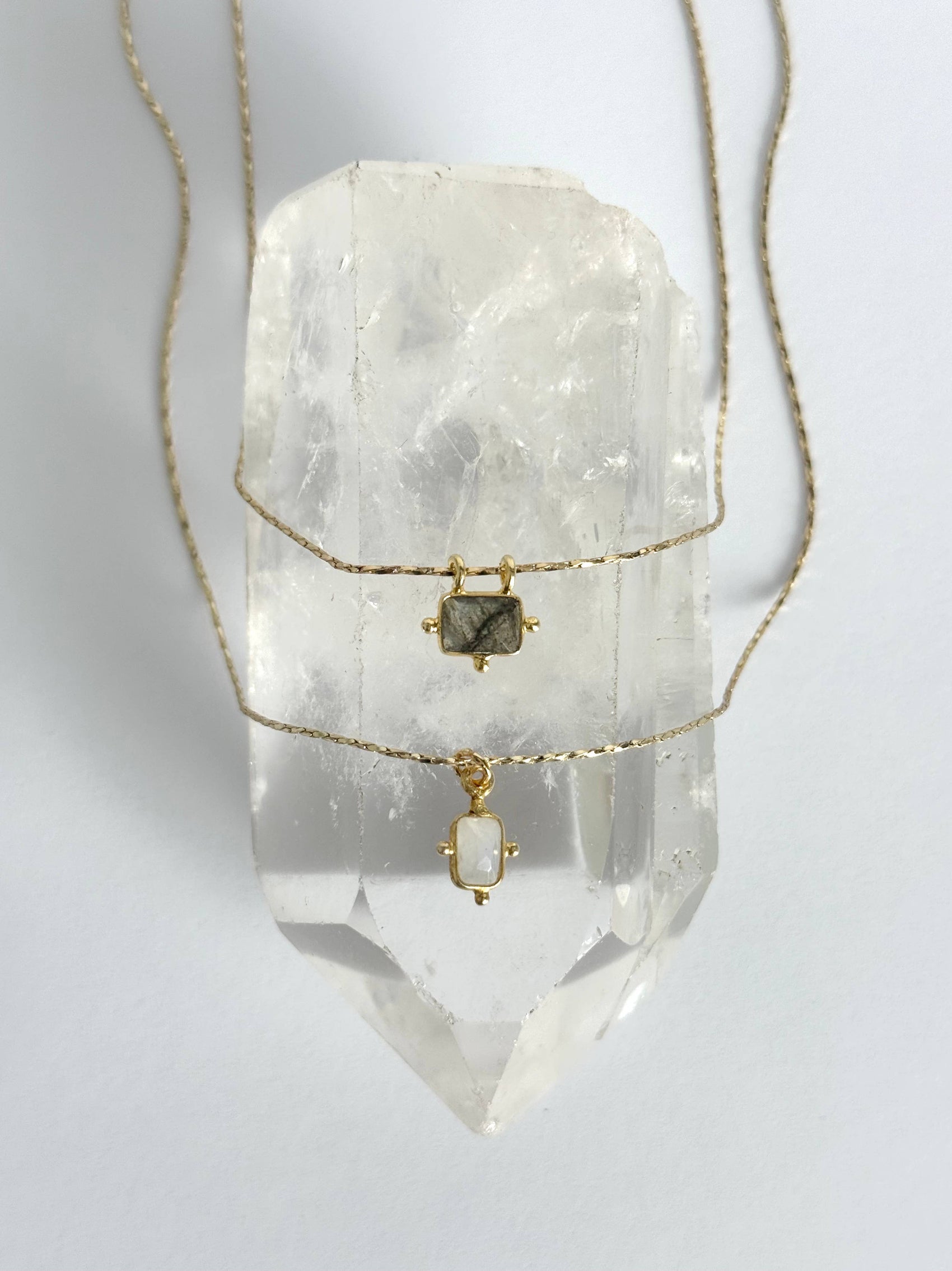 Une Pierre Précieuse Necklace 