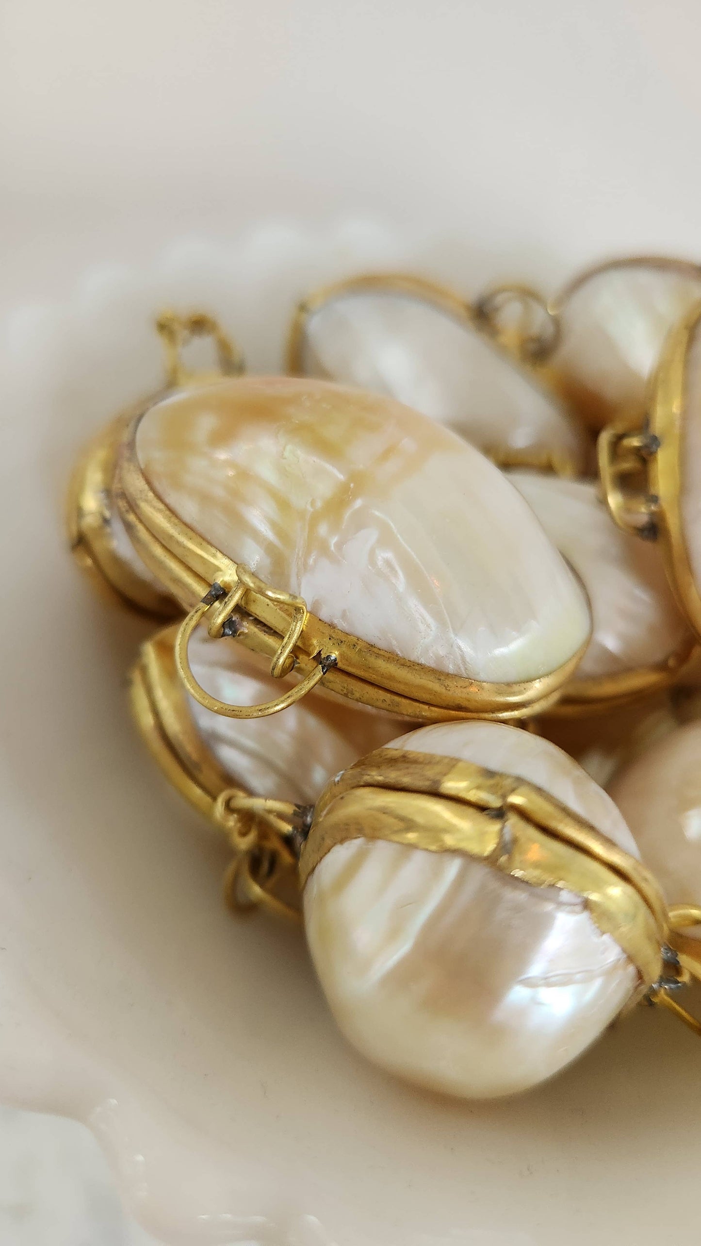 Mini Gold Mother of Pearl Trinket Pill Box & Coin Purse