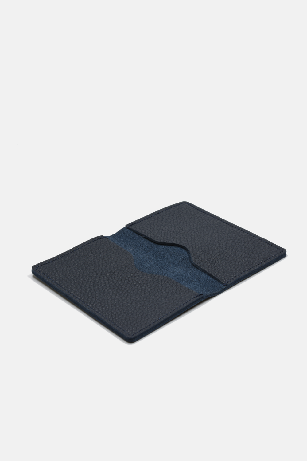 Soft Pebble Grain Bi-Fold: Black