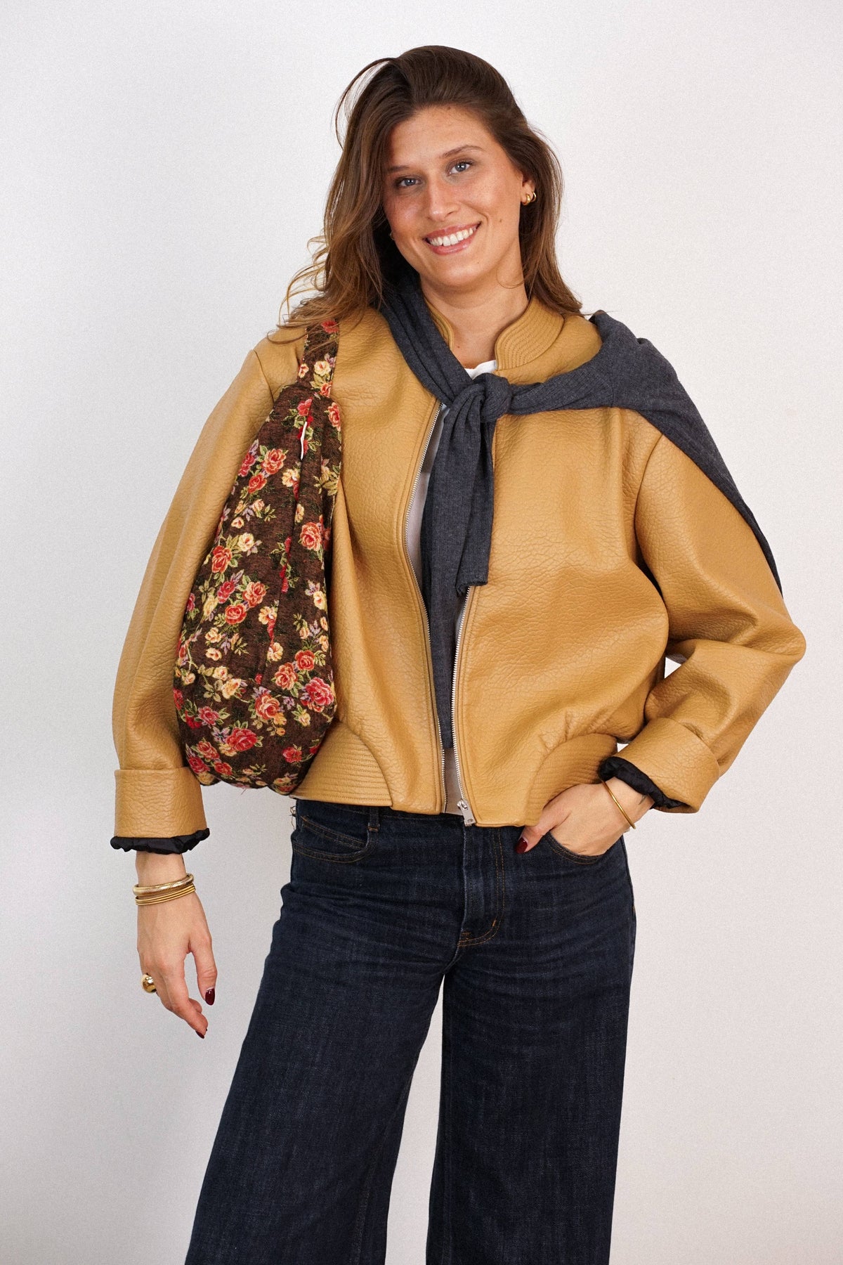 Floral Jacquard Round Shoulder Bag – Brown & Red (Pepi)