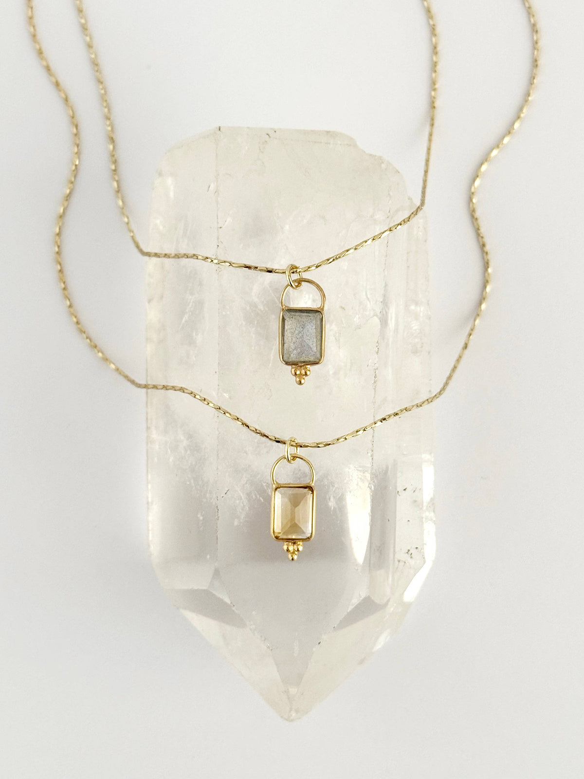 Une Pierre Précieuse Necklace : Citrine