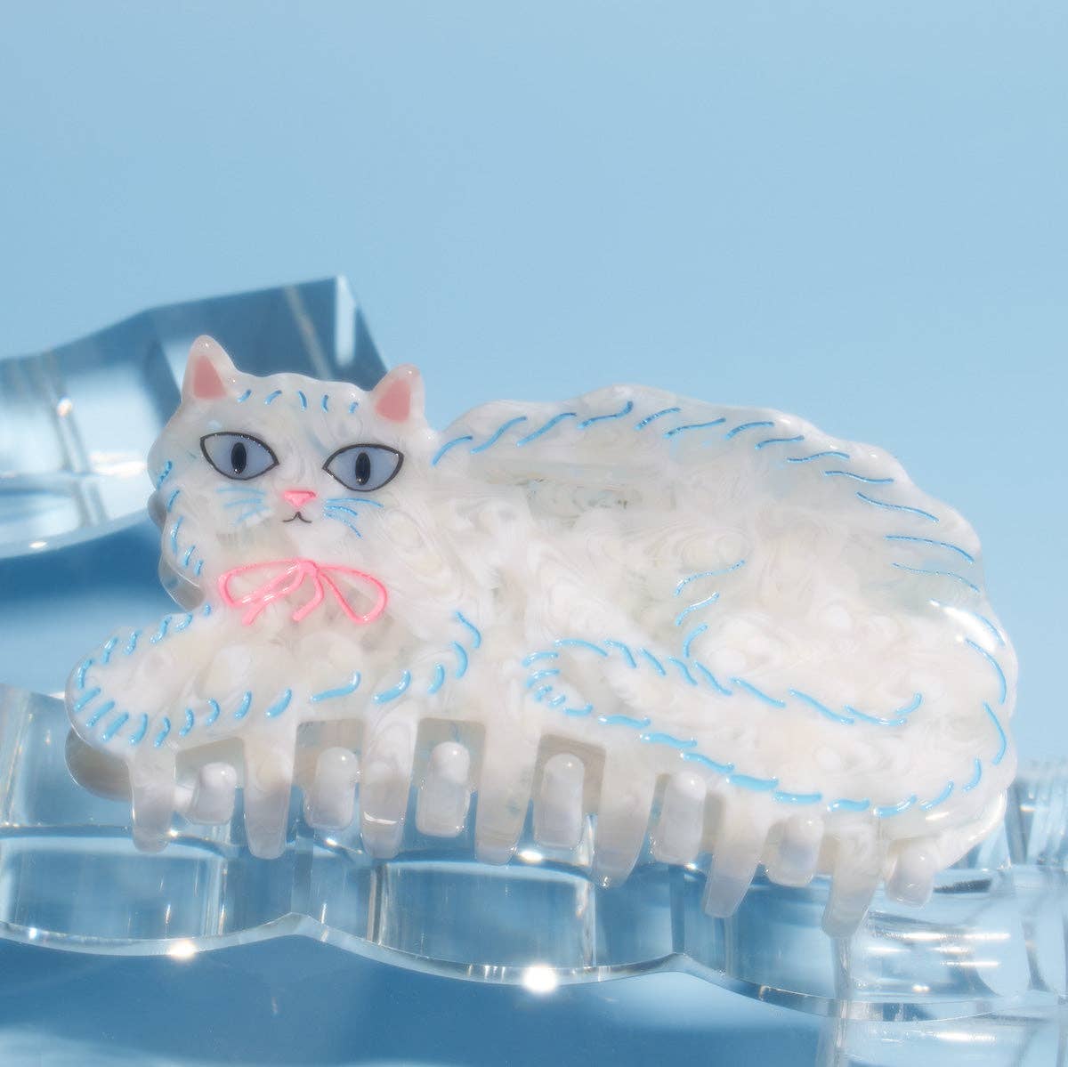 Pretty Kitty White Persian Cat Hair Claw with Pink Bow