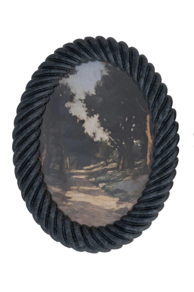 Twisted Oval Frame