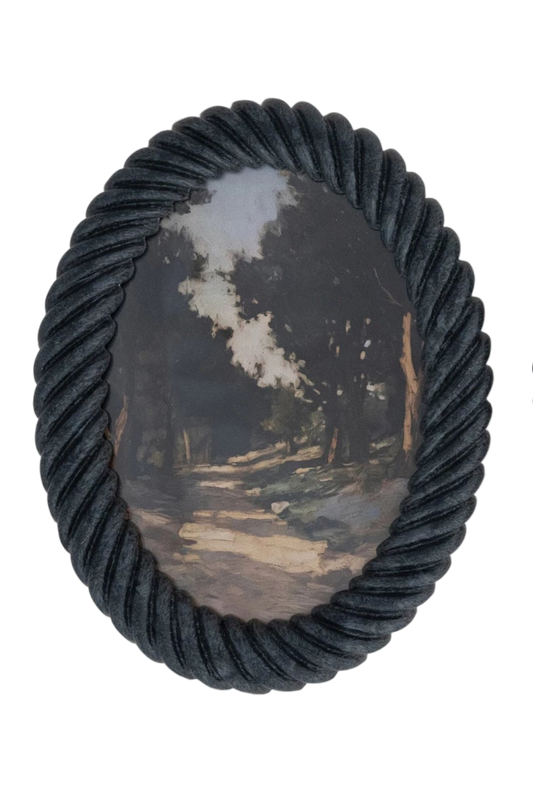 Twisted Oval Frame
