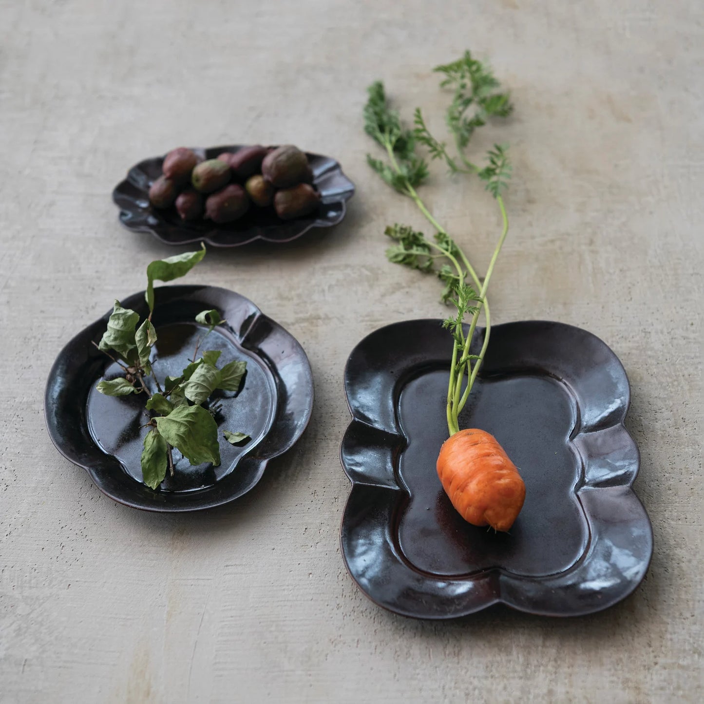 Stoneware Scalloped Plate