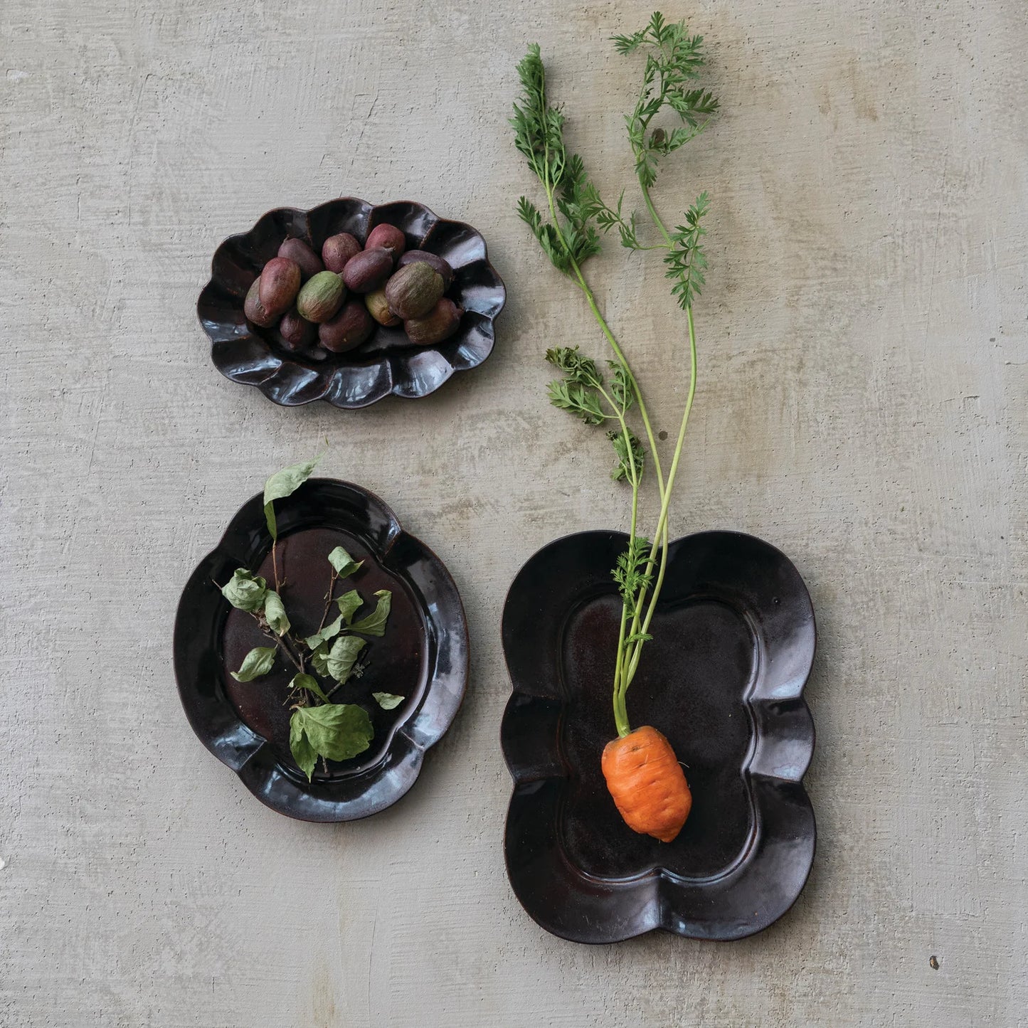 Stoneware Scalloped Plate