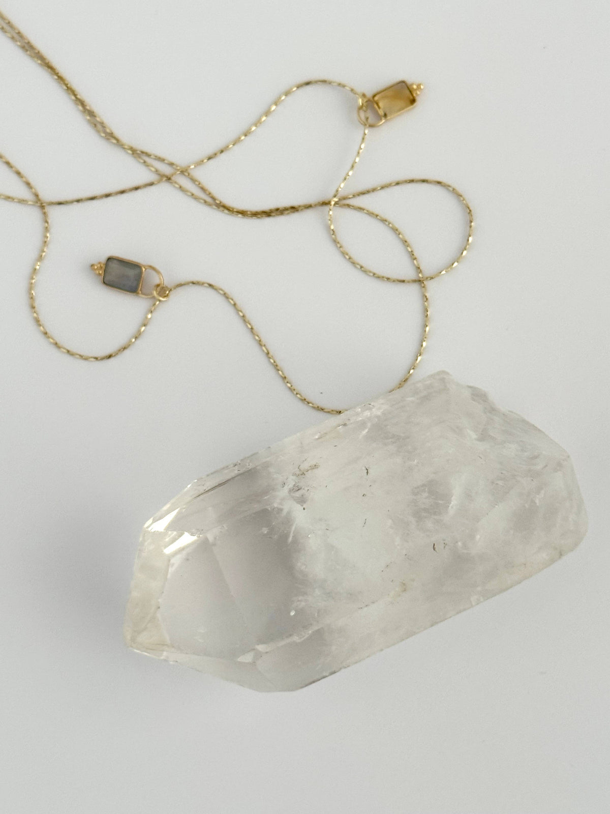 Une Pierre Précieuse Necklace : Moonstone