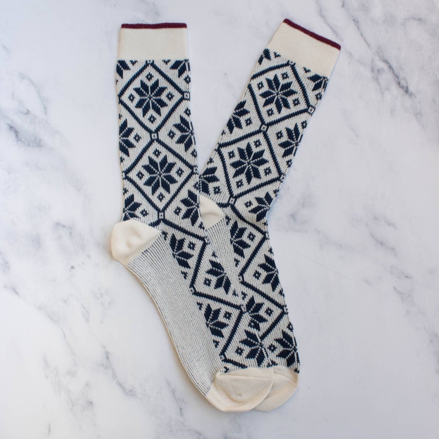 Men's Jacquard Winter Snowflakes Socks: Navy