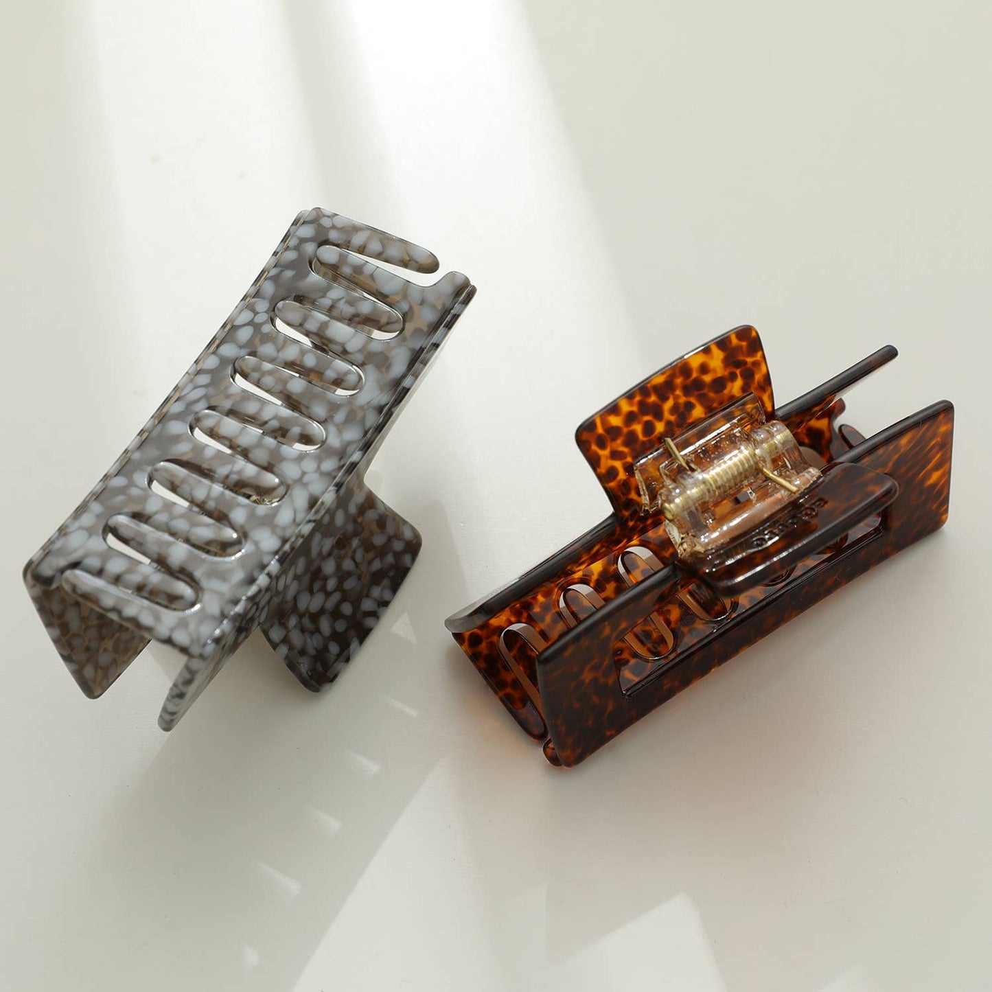 Luna Medium Vintage Stone | Classic Med Rectangle Claw Clip