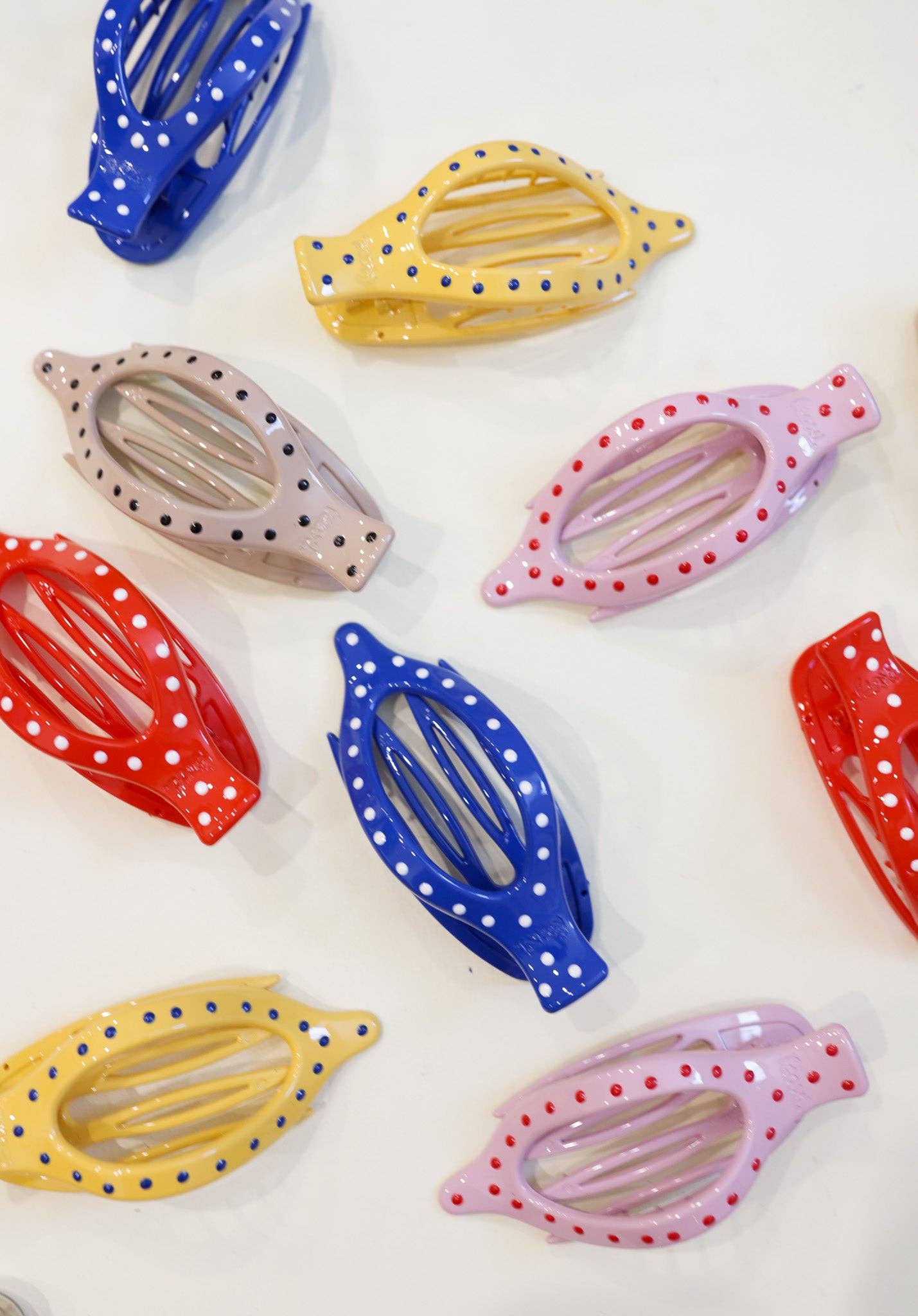 Polka Dot Yellow Flat Claw