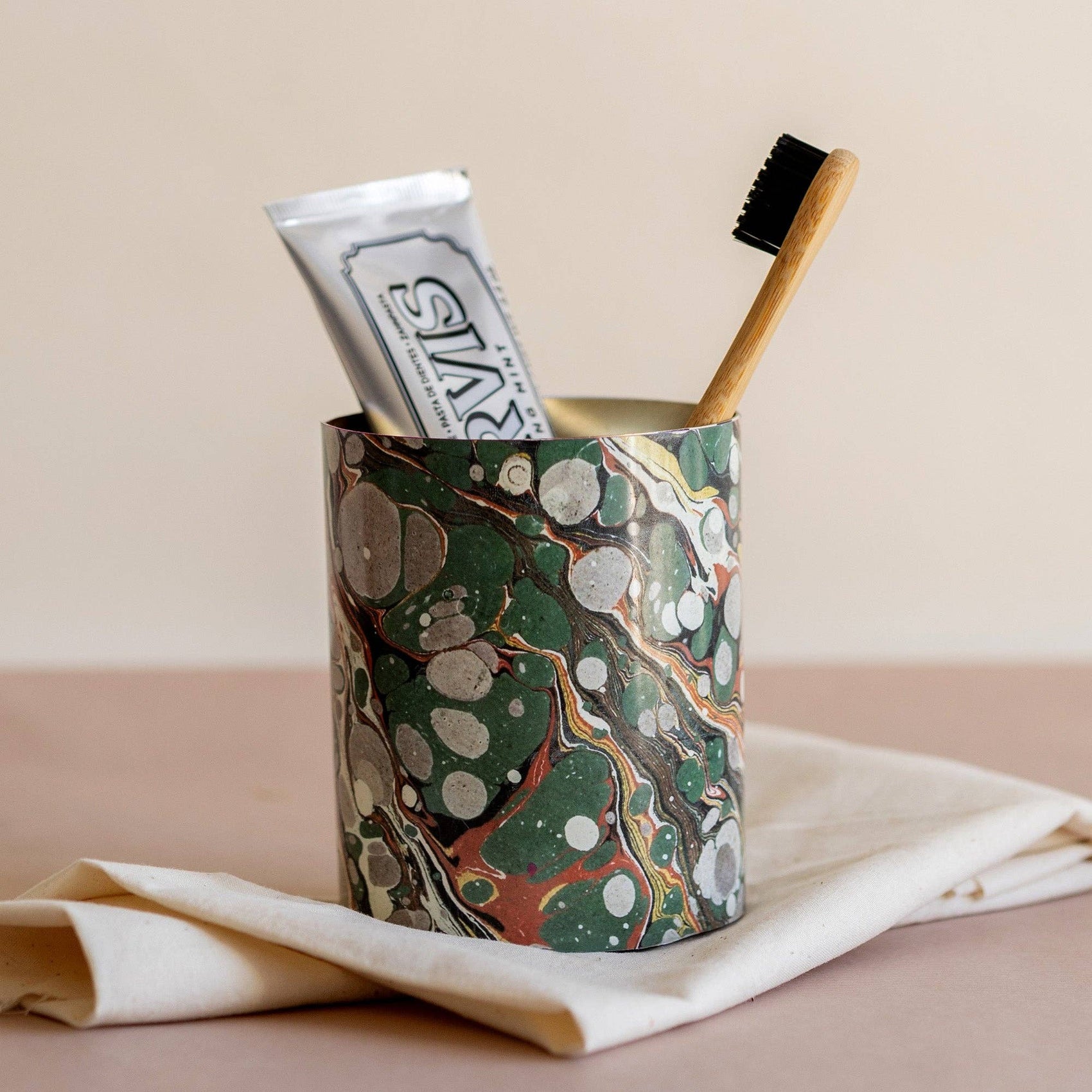 Enamel Everything Pot - The Art of Marbling