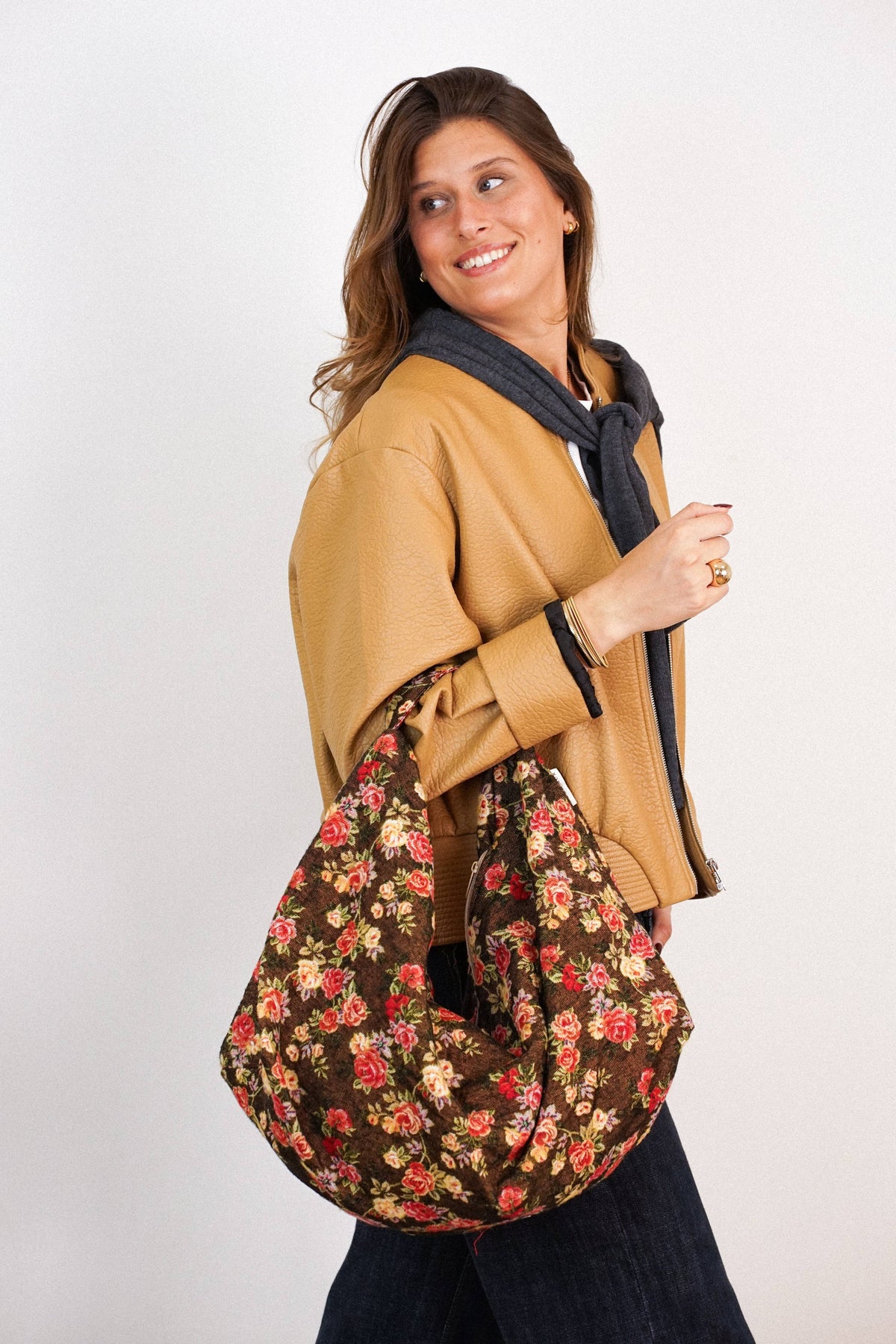 Floral Jacquard Round Shoulder Bag – Brown & Red (Pepi)